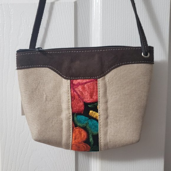 NWT Handmade Embroidered Crossbody from Guatemala - Picture 3 of 7